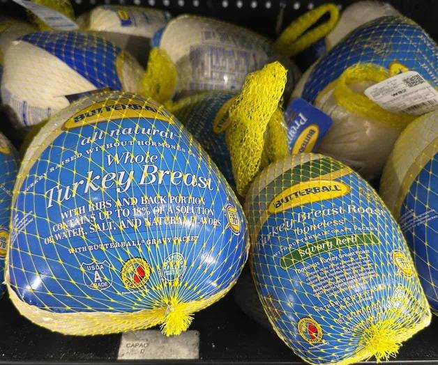 Aumenta la competencia entre tiendas: Ofrecen alimentos por Acción de Gracias Aumenta la competencia entre tiendas: Ofrecen alimentos por Acción de Gracias