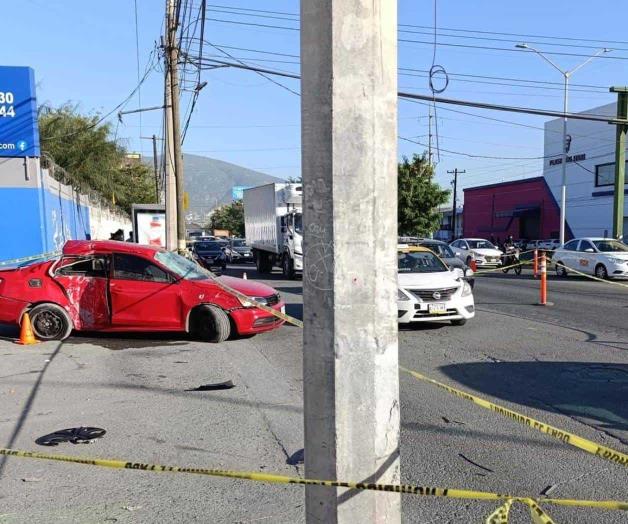 Mujer muere atropellada por auto que manejaba a exceso de velocidad en Monterrey