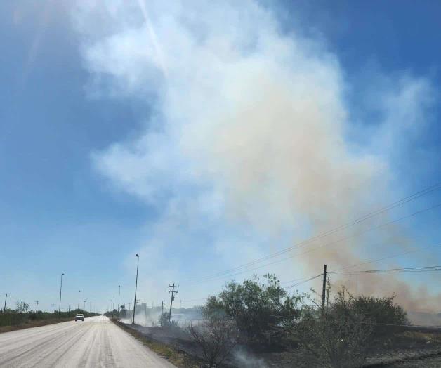 Alertan bomberos por quema de pastizales Alertan bomberos por quema de pastizales