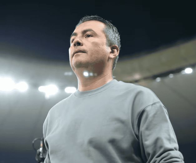 Chivas anuncia que Arturo Ortega deja la direcci&oacute;n t&eacute;cnica