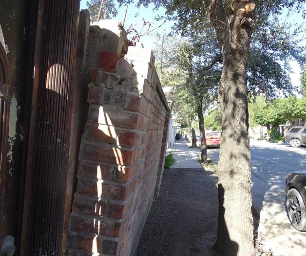Peligran peatones por barda a punto de colapsar en R&iacute;o Bravo