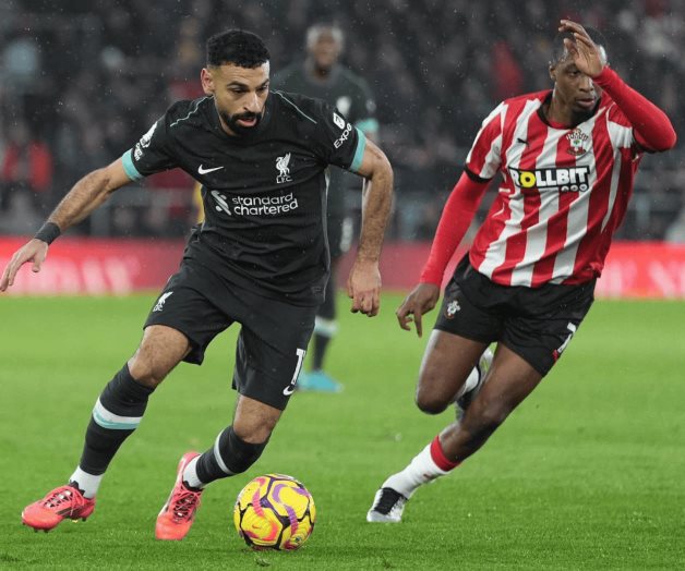 Doblete de Salah deja a Liverpool 8 puntos adelante del Man City en la Premier