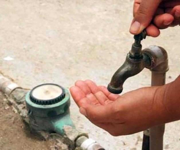 Familias sin agua potable Familias sin agua potable