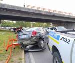 Cae auto desde Puente Constituyentes de Nuevo León