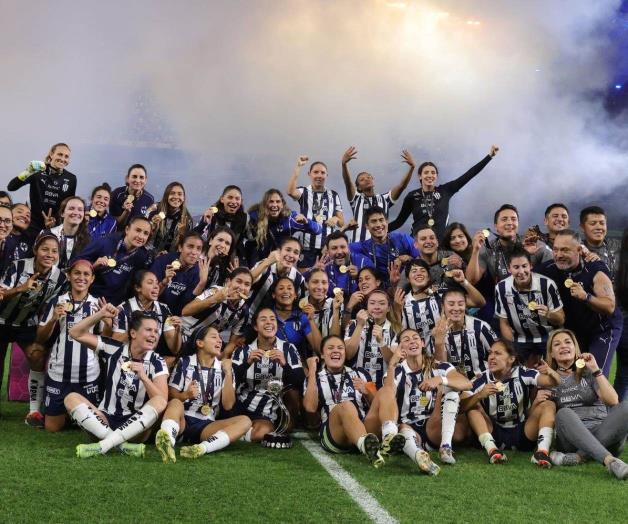 Rayadas nunca perdieron la fe: Amelia Valverde Rayadas nunca perdieron la fe: Amelia Valverde