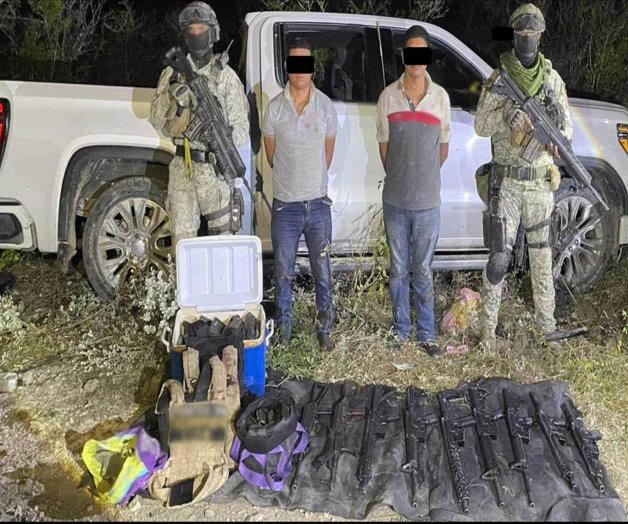 Caen 2 con armas y camioneta blindada en San Carlos Caen 2 con armas y camioneta blindada en San Carlos