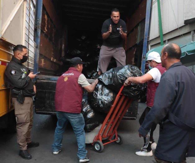 Operativo en plaza de almacenamiento de productos chinos en México