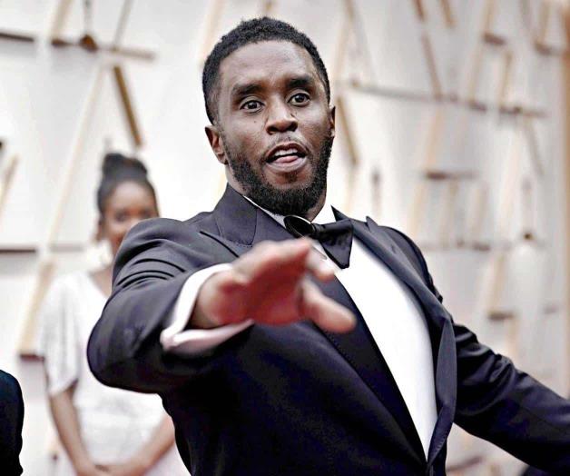 Diddy enfrenta demanda por colgar a mujer desde un balcón Diddy enfrenta demanda por colgar a mujer desde un balcón
