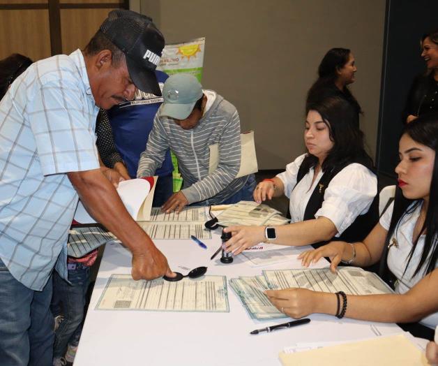 Reciben menores sus actas de nacimiento en Reynosa Reciben menores sus actas de nacimiento en Reynosa