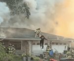 Al noroeste de Houston: Incendio consume casa; 2 bomberos lesionados