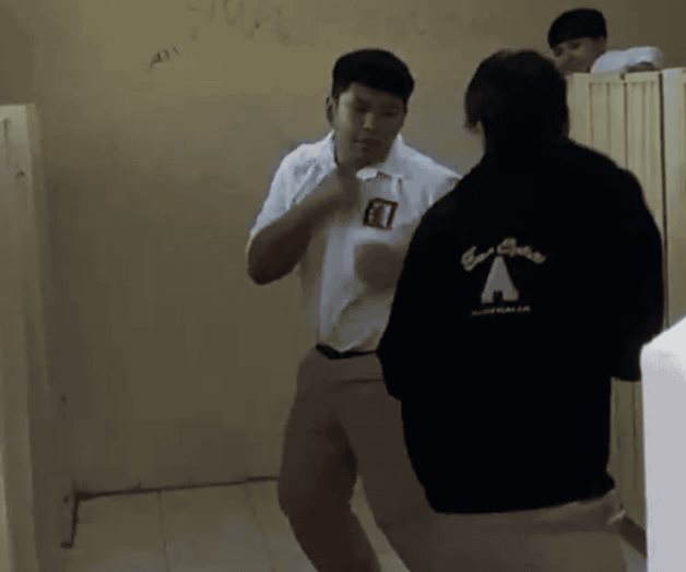 En redes sociales: Captan pelea entre alumnos