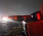 Accidente en Autopista Mty-Laredo: Volcadura de tráiler con arena para gato