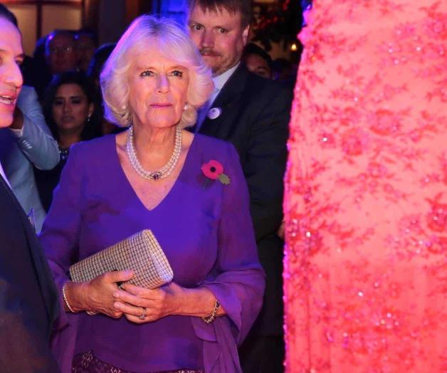 Honra Camila a Isabel II