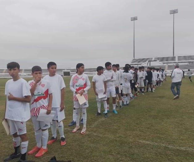 Asisten reynosenses a visorias de los Rayos