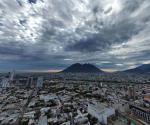 Cielo de Monterrey: Contraste en contaminación