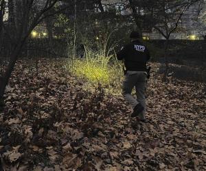 Policía arresta a hombre con arma similar a la usada en asesinato de CEO de UnitedHealthcare