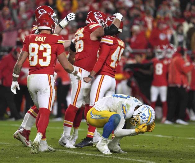 Ganan jefes su división: Kansas City lo vuelve a hacer ante Chargers Ganan jefes su división: Kansas City lo vuelve a hacer ante Chargers
