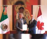 Cameron MacKay presenta cartas credenciales como embajador de Canadá