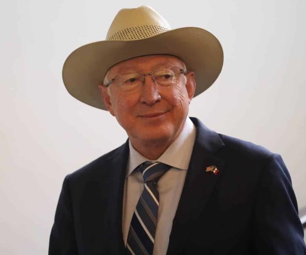No lo conozco, dice Salazar sobre Embajador de Trump