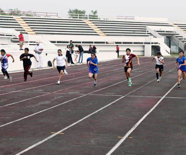 Representarán a la zona norte: Avanzan al estatal en disciplina de atletismo