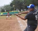 En la Liga Burocrática de Softbol: Conquista Cahuates letra B