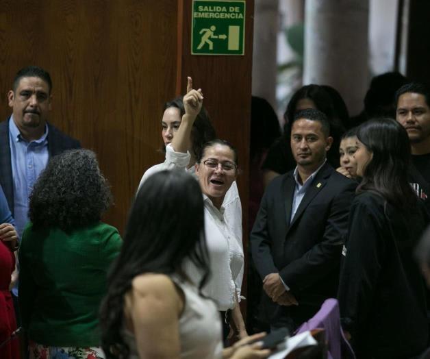 Morena expulsará a dos legisladores