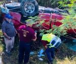 En libramiento San Fernando: Abuelitos heridos en aparatosa volcadura