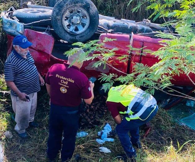 En libramiento San Fernando: Abuelitos heridos en aparatosa volcadura En libramiento San Fernando: Abuelitos heridos en aparatosa volcadura
