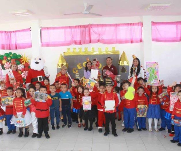 Ayuntamiento lleva alegría al Cecudi Ayuntamiento lleva alegría al Cecudi