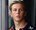 Red Bull confirma a Liam Lawson como remplazo de Checo