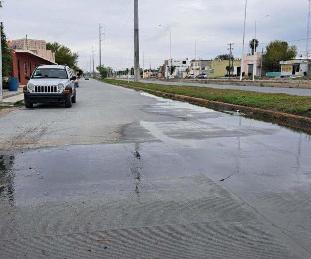 Piden vecinos intervención de Comapa: Fluyen aguas negras en el bulevar Fundadores