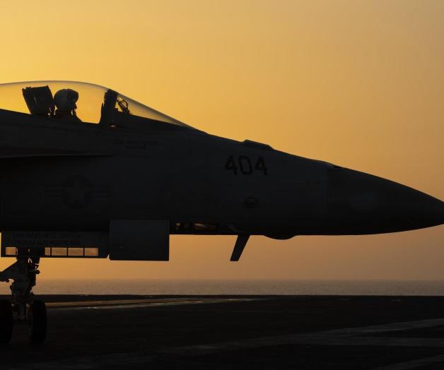 Derriban a 2 pilotos de Marina sobre Mar Rojo Derriban a 2 pilotos de Marina sobre Mar Rojo