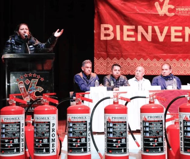 Entregan extintores a mercados en la Venustiano Carranza, CDMX