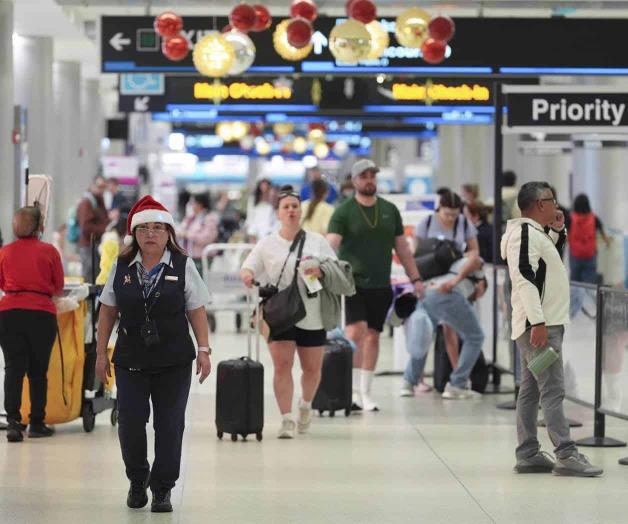 Problema técnico de American Airlines: Aplazan vuelos justo en viajes navideños Problema técnico de American Airlines: Aplazan vuelos justo en viajes navideños