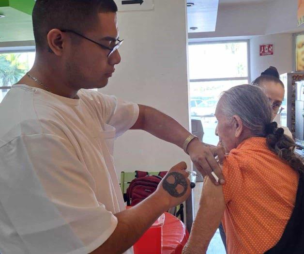 Responden ciudadanos a vacuna contra la influenza