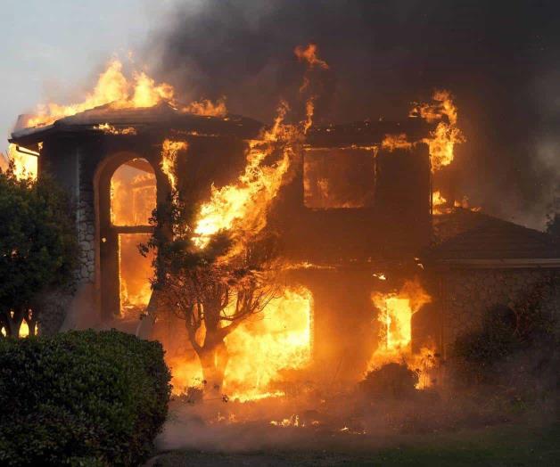 California pide pólizas  para zonas propensas a incendios: Exigirán que aseguradoras amplíen cobertura de hogar