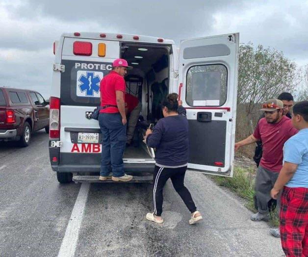 De Estados Unidos: Se desmaya menor en fila de carretera