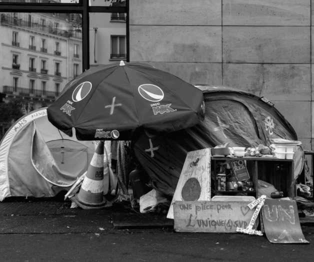 Apuntes y variaciones sobre la ciudad hostil