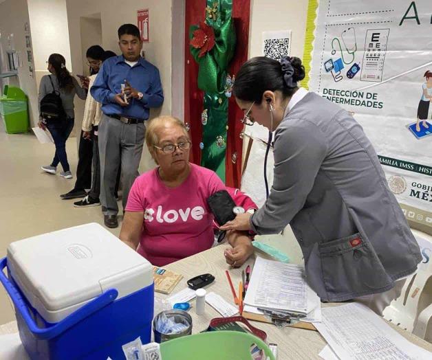 Ante la llegada del frente fr&iacute;o: Llaman a vacunarse