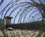 Después de más de 20 años: Transfiere EU a 11 de Guantánamo a Omán