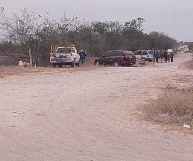 Invaden brecha y derecho de vía de PEMEX al fondo de la Ramón Pérez