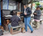 Llevan pan y café a los trabajadores