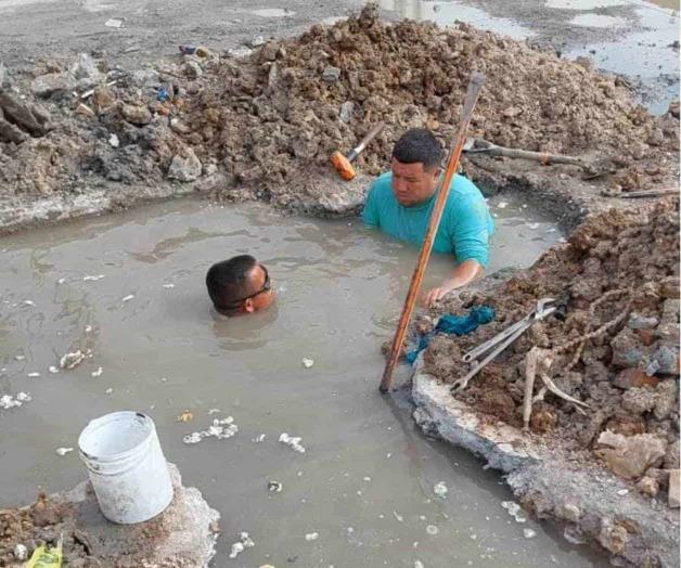 Reparan fuga a 5ºC bajo el agua