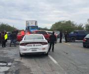 Bloquean ejidatarios carretera a San Fernando por falta de luz y agua