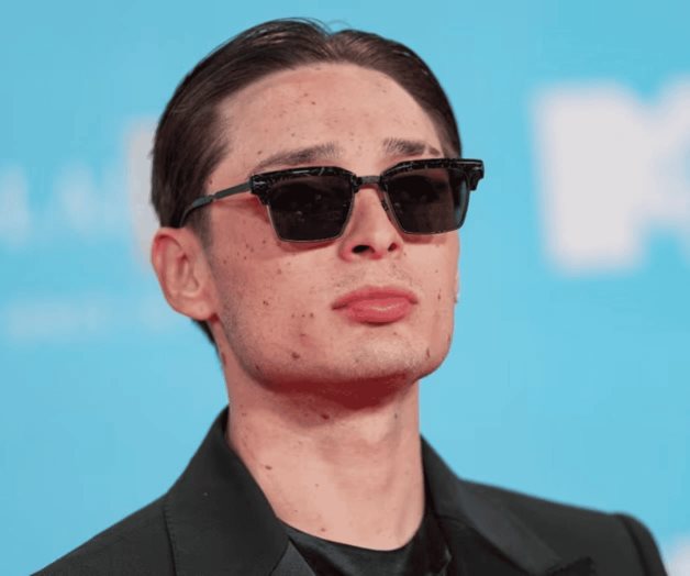 Peso Pluma hace donaci&oacute;n de recursos a bomberos de Los &Aacute;ngeles