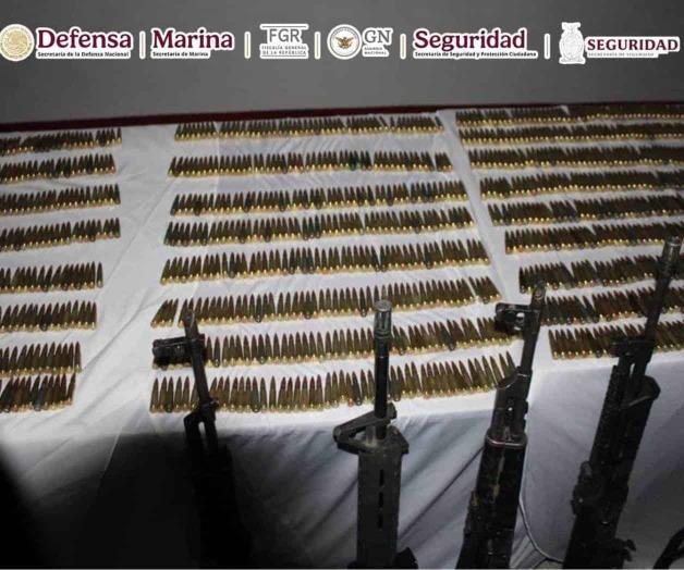 Capturan a 5 con arsenal en Sinaloa; rescatan a dos personas privadas de su libertad Capturan a 5 con arsenal en Sinaloa; rescatan a dos personas privadas de su libertad