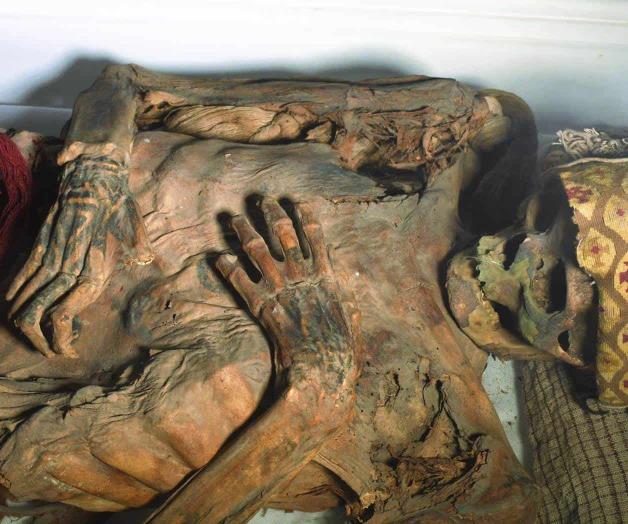 Estudian tatuajes en momias peruanas