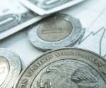 Peso mexicano logra leves ganancias y cierra en 20.70