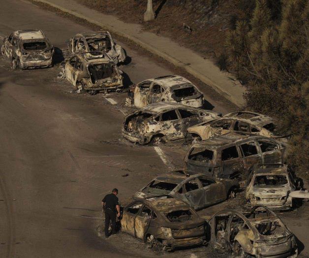 Fuertes vientos y pirómanos complican lucha contra incendios