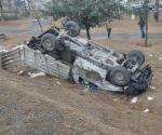 Vuelca camioneta a exceso de velocidad en Carretera a Río Bravo